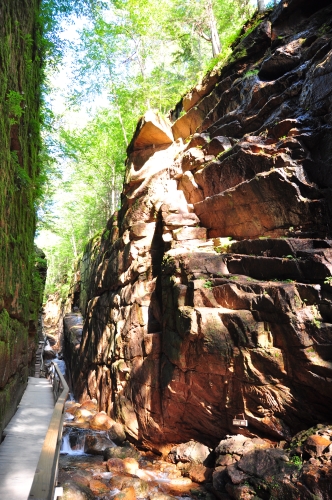 Free Picture: Photo of the Flume Gorge rock formation along a walkway at the base of Mount Liberty in NH.