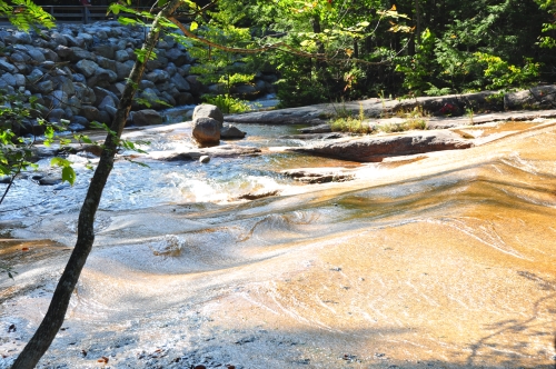 Free Picture: Photo of heterogeneous, smooth flowing solid granite near Flume Gorge, New Hampshire.