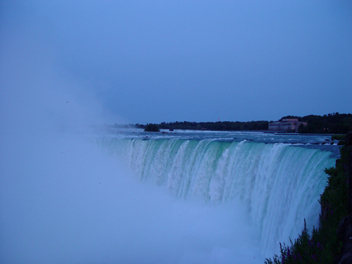 Free Picture: Photo of the famous Niagara Falls in Canada with several interesting facts.